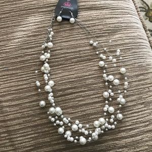 Paparazzi jewelry necklace and bracelet set